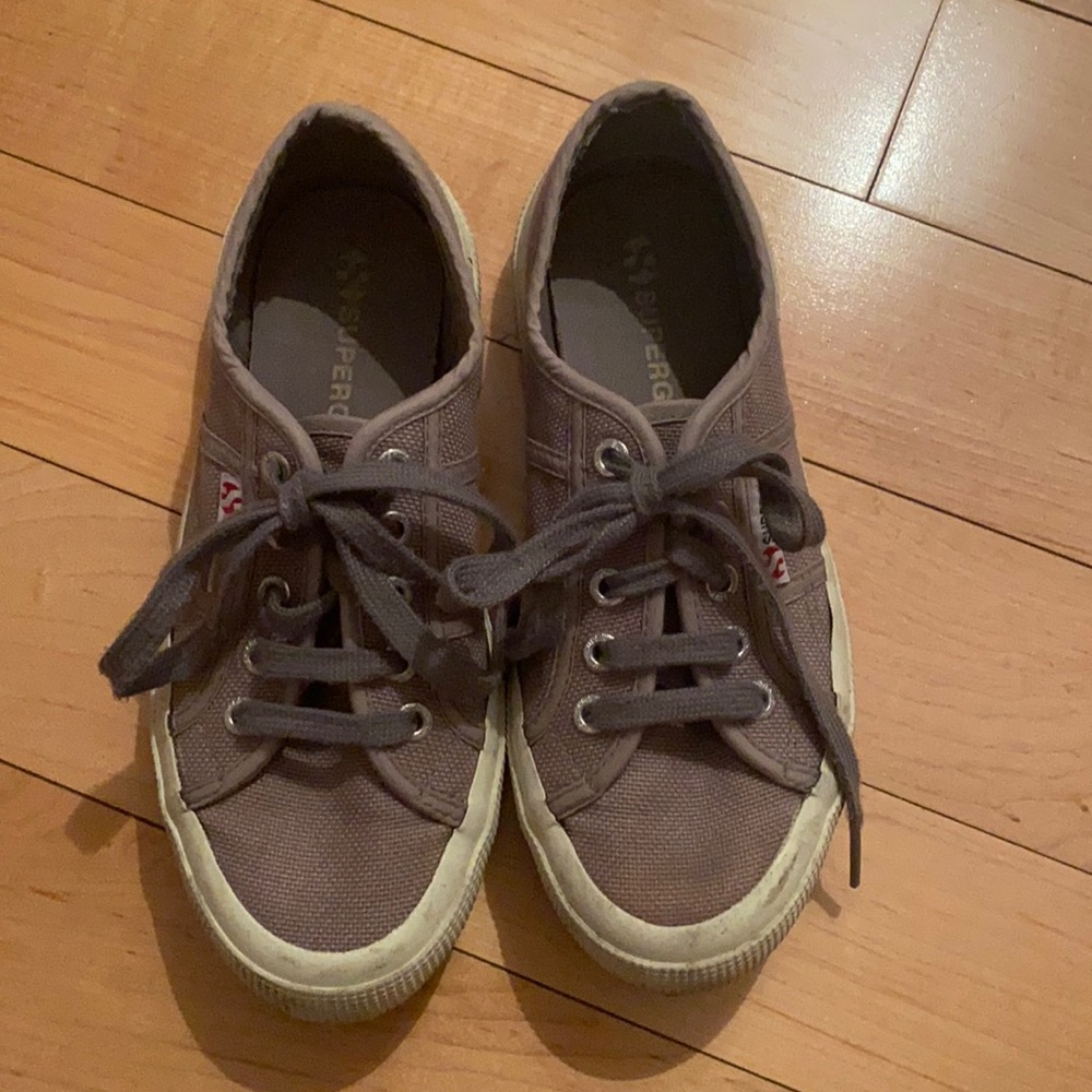 Grey Supergas